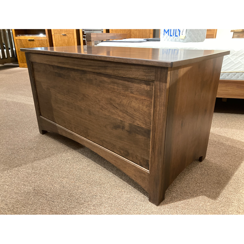 Clearance Amish made 24" h Lincoln Blanket Chest - closed - Oak For Less® Furniture