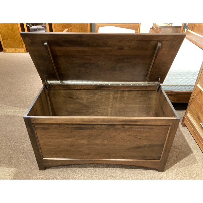 Clearance Amish made 24" h Lincoln Blanket Chest - open - Oak For Less® Furniture